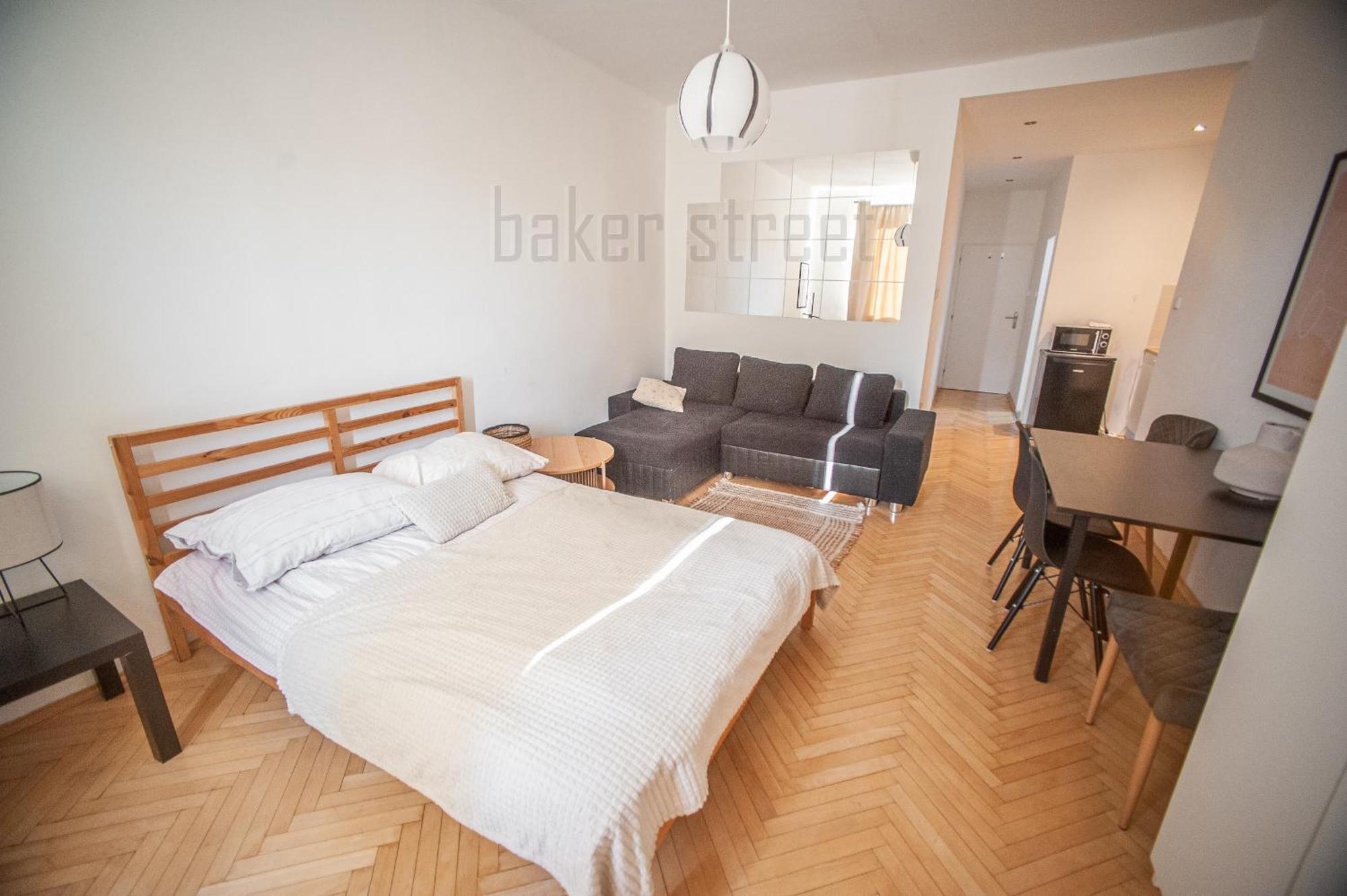 One Bedroom Close To Castle * Praga