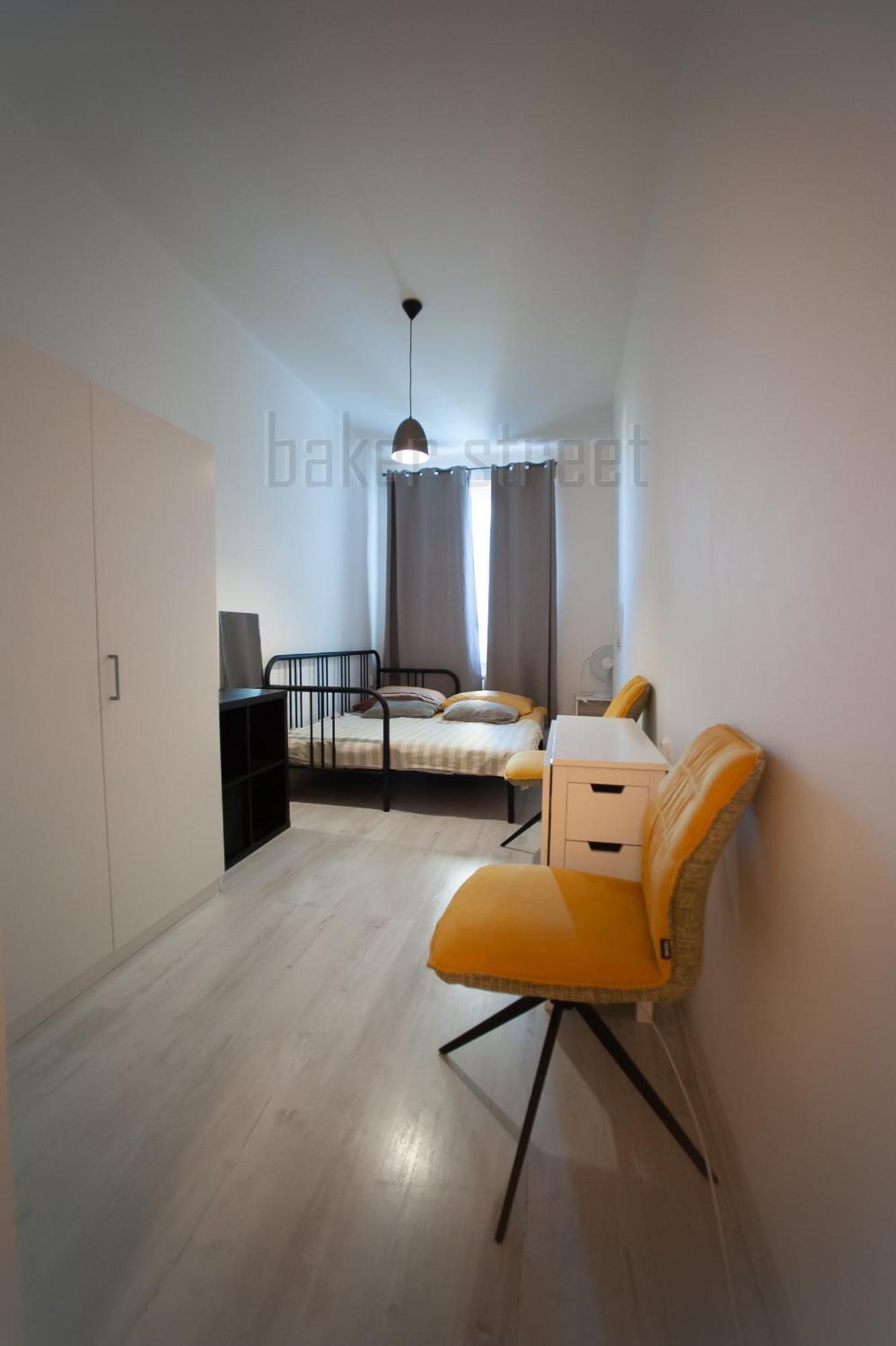 One Bedroom Close To Castle Apartament