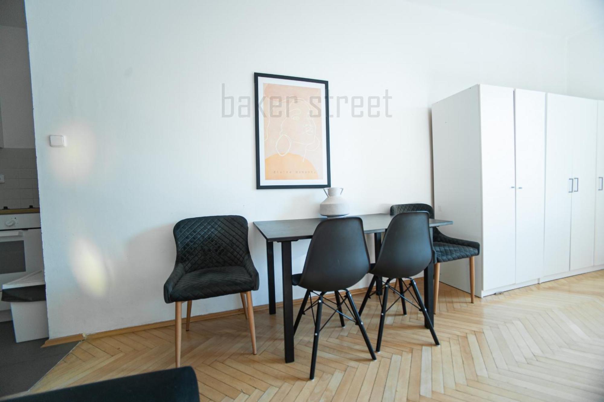Apartament One Bedroom Close To Castle Praga